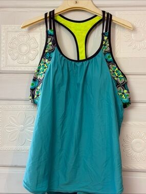 Bathing suit top by Rekita size large.